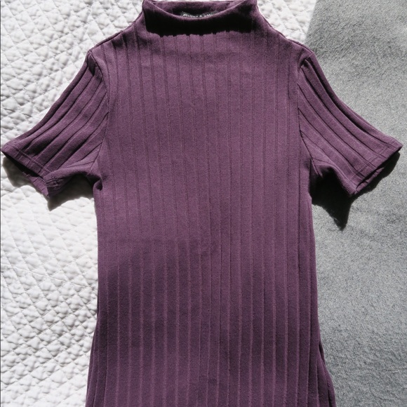 Top- short sleeves. - Picture 4 of 4